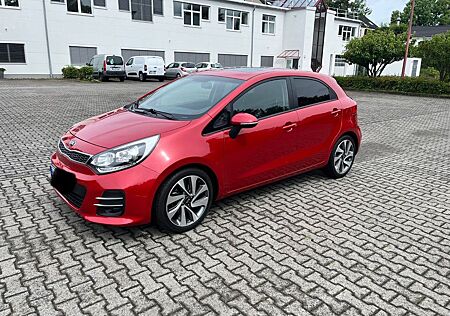 Kia Rio 1.4 CRDi Platinum Edition Platinum Edition