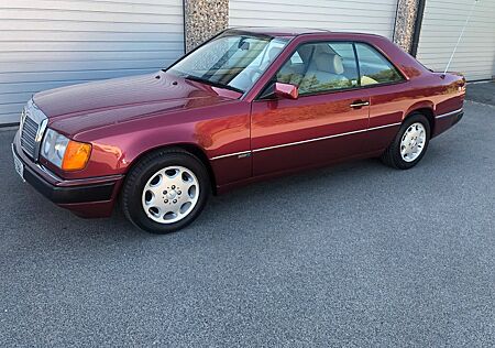Mercedes-Benz CE 300