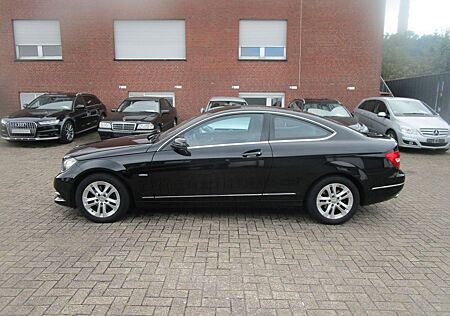 Mercedes-Benz C 180 CGI BlueEffi. Avantgarde+Comand+SHZ+2Hand