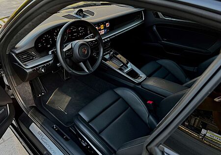 Porsche 992 Carrera S Coupé CHRONO + 18-Wege +Sport Abg.