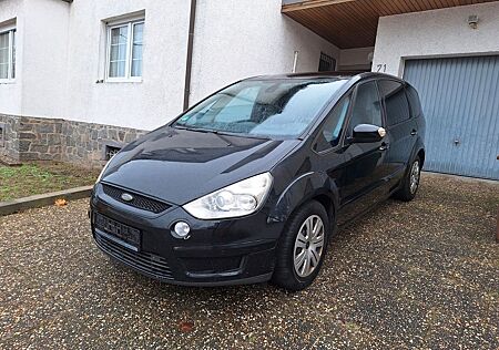 Ford S-Max 2,2 TDCi 129kW DPF Titanium Titanium