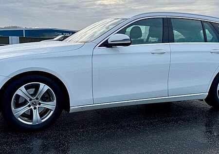 Mercedes-Benz E 200 d T Autom. WideScreen 360Kam AHK Standheiz