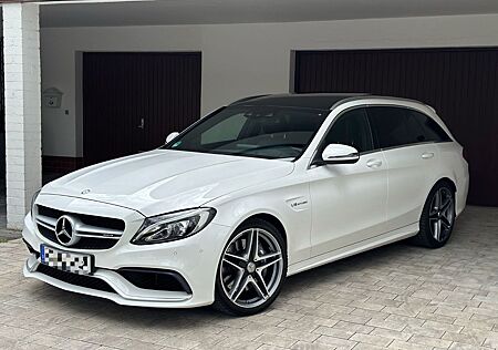 Mercedes-Benz C 63 AMG C 63 T DESIGNO PANO Perf. AGA HUD LED R-Kamera