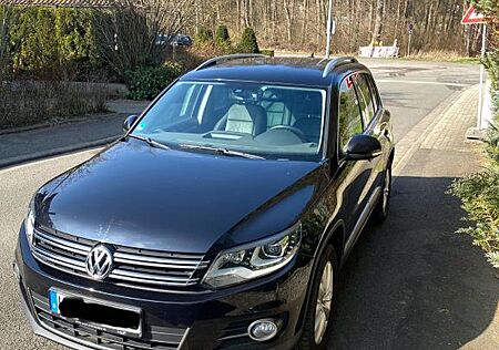 VW Tiguan Volkswagen 2.0 TDI Highline 4Motion DSG-Automatik