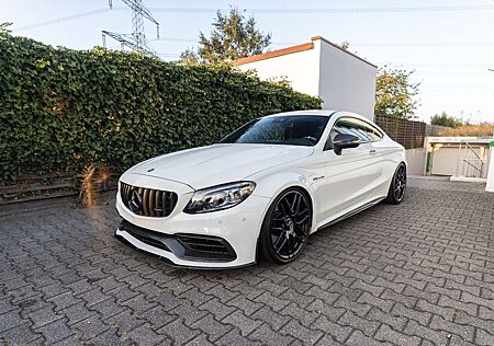 Mercedes-Benz C 63 AMG Coupe CARBON+AERO+BURMESTER+MEMORY+MULT