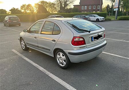 Renault Megane Classic RXE 1.6 16V RXE