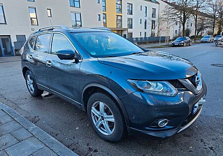 Nissan X-Trail 2.0 dCi 4x4i Vollausstattung