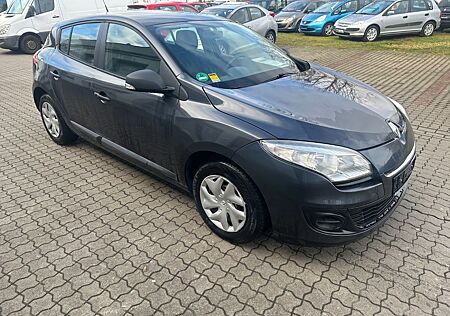 Renault Megane III Lim. 5-trg. Je t'aime