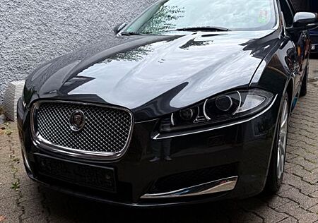 Jaguar XF 2.2 L Diesel Sportbrake -