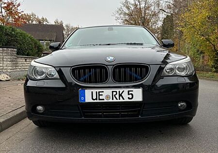 BMW 523i -