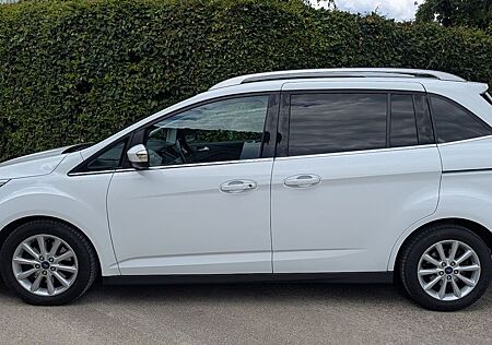Ford C-Max GRAND 1,5 EcoBoost 110kW Titanium Titanium