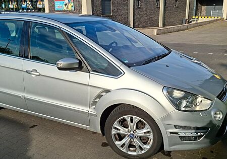 Ford S-Max 2,0 TDCi 103kW DPF Titanium Titanium