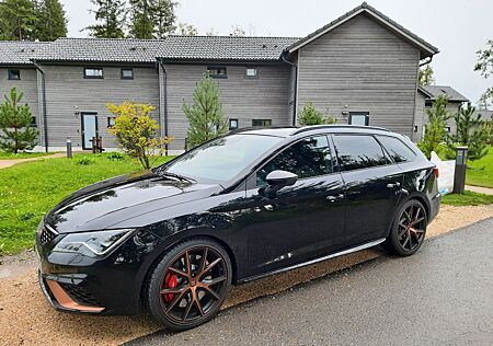 Seat Leon CUPRA ST 300 4Drive noOPF PANO BREMBO PERFO