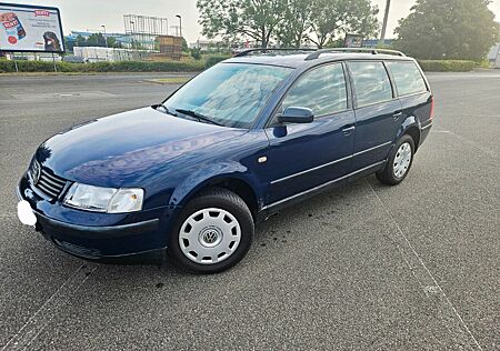 VW Passat Volkswagen 1.6 Benzin Kombi
