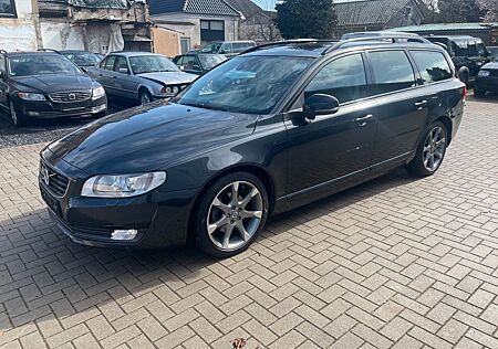 Volvo V70 Kombi D2 Black Edition NAVI,Leder