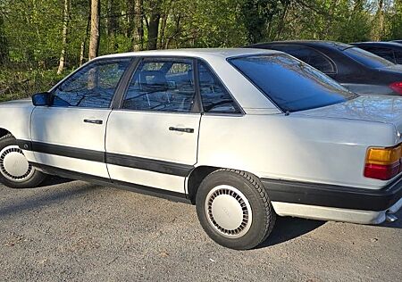 Audi 100 C3, 5-Zylinder, 1. Hand, ungeschweist