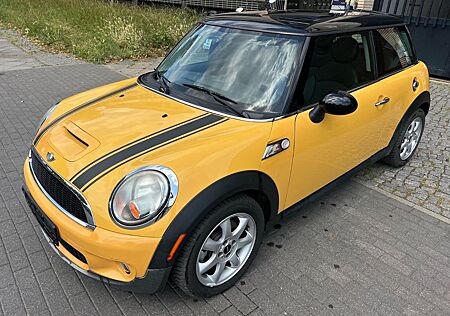 Mini Cooper S *TÜV 01/2026*