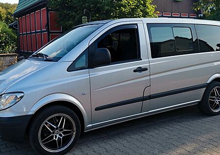 Mercedes-Benz Vito 111CDI Lang AUTOMATIK 8 Sitze TÜV AHK NAVI