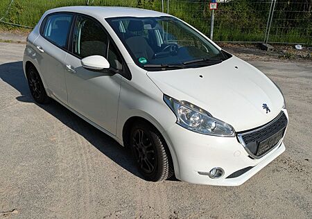 Peugeot 208 1.4 Active 95 VTi Active | Unfallfrei