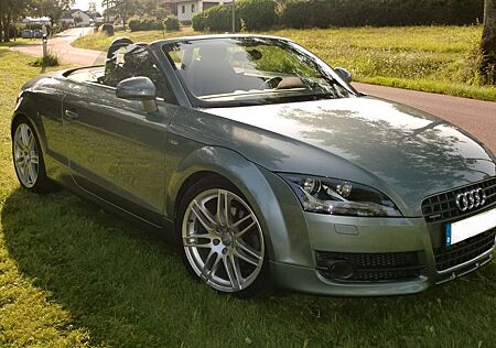 Audi TT Roadster 2.0 TDI quattro -