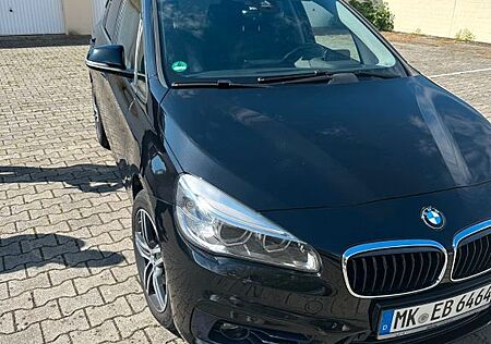 BMW 218 Active Tourer Sport Line Scheckheft