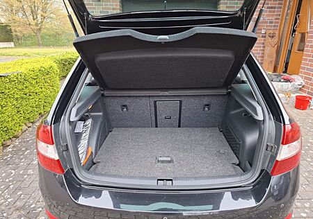 Skoda Rapid 1.2 TSI 77kW Drive Drive