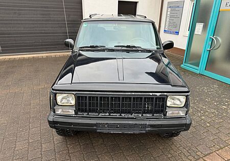 Jeep Cherokee Limited 4.0 *HOCH GESTELLT*