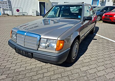 Mercedes-Benz E 260 Automatik