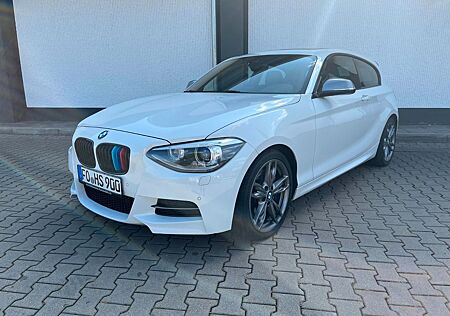 BMW M135i Heckantrieb! Harman,el.SD.M-Performance