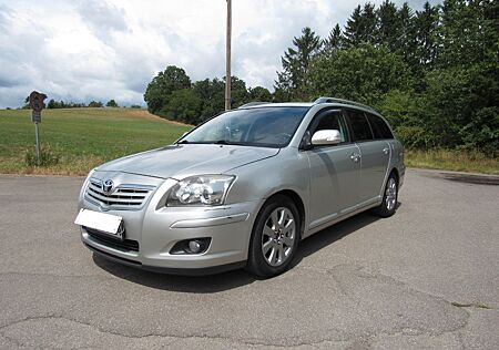 Toyota Avensis Kombi 1.8*1.Hand*Tüv Neu*Alu*Klima*PDC