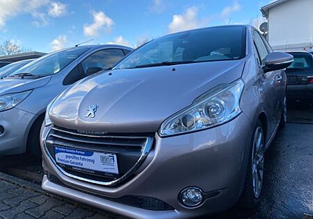 Peugeot 208 Allure*NAVI*TEILLEDER*BLUETOOTH*SITZH.*TEMP.