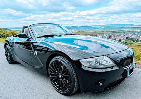 BMW Z4 3.0 zeitloser Klassiker schwarz/beige HU*neu*