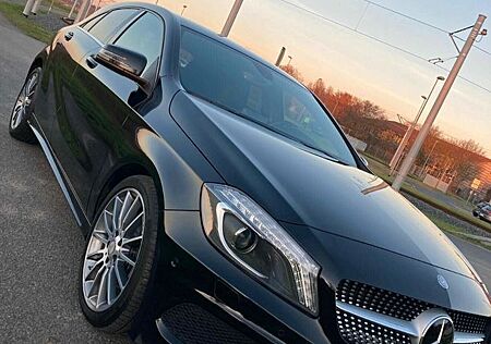 Mercedes-Benz A 180 AMG Line AMG Line