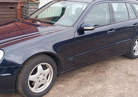 Mercedes-Benz E 220 CDI T CLASSIC Classic