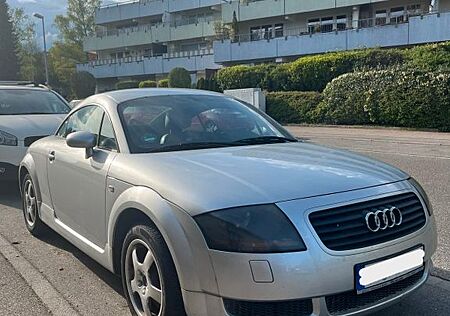 Audi TT Coupe 1.8T - Coupé