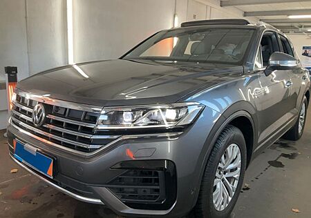 VW Touareg Volkswagen R-Line Pano+Standhzg+Night+Air+HUD