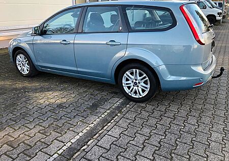 Ford Focus 2,0TDCi DPF Titanium Turnier TÜV Neue.G.Zu