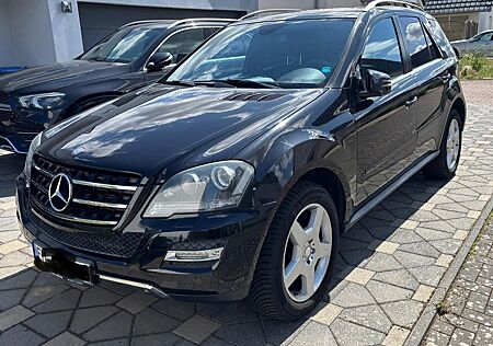 Mercedes-Benz ML 300 CDI 4MATIC BlueEFF. Grand Edition Gra...