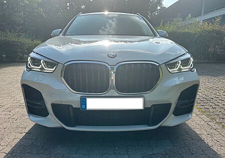 BMW X1 sDrive18i M Sport M Sport Voll Garantie 5/25