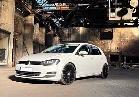 VW Golf Volkswagen 2.0 TDI BMT Highline Perlmuttweiß