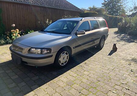 Volvo V70 2.4