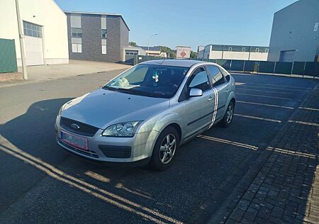 Ford Focus 1,6 Connection Connection