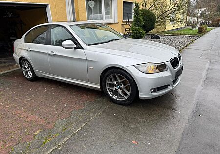 BMW 320i -