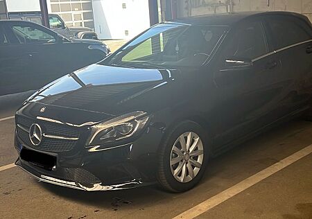 Mercedes-Benz A 180 d DCT -