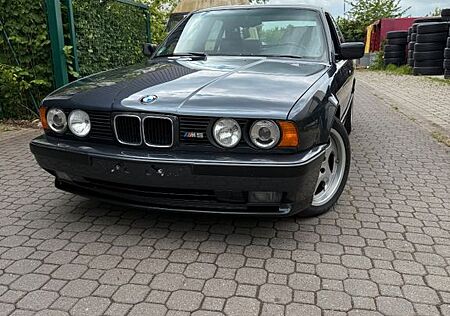 BMW M5 3.8 E34 63 tkm original DE Fzg.