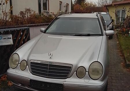 Mercedes-Benz E 220 CDI T ELEGANCE Elegance