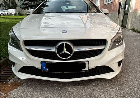 Mercedes-Benz CLA 200 -