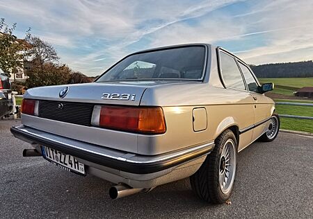 BMW 323 gebraucht kaufen BMW 323i E21 5-Gang