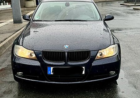 BMW 320i -