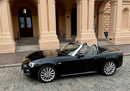 Fiat 124 Spider 1.4 MultiAir Turbo Lusso mit Bose